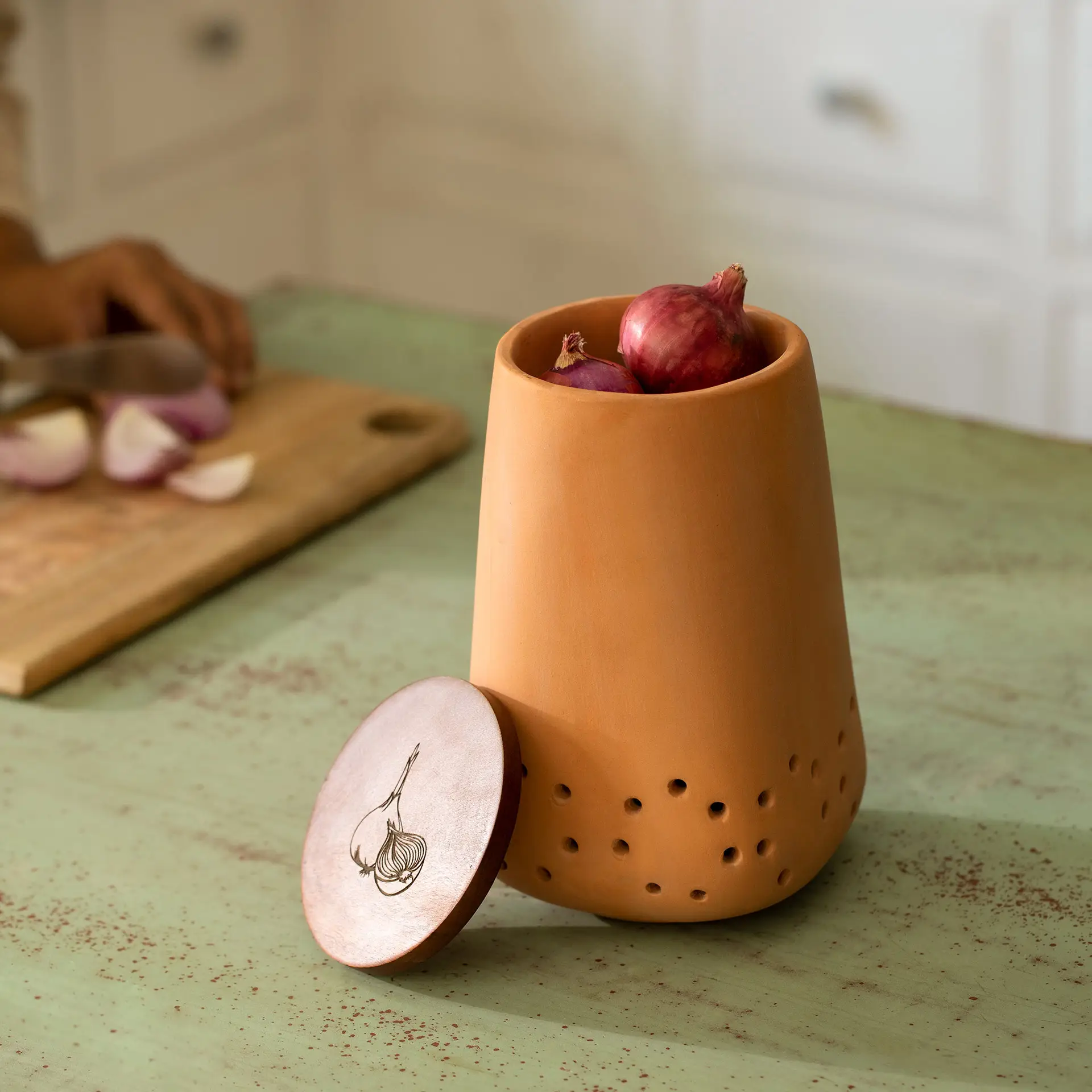 Dhara Terracotta Onion Storage Jar with Wooden Lid - Image 3