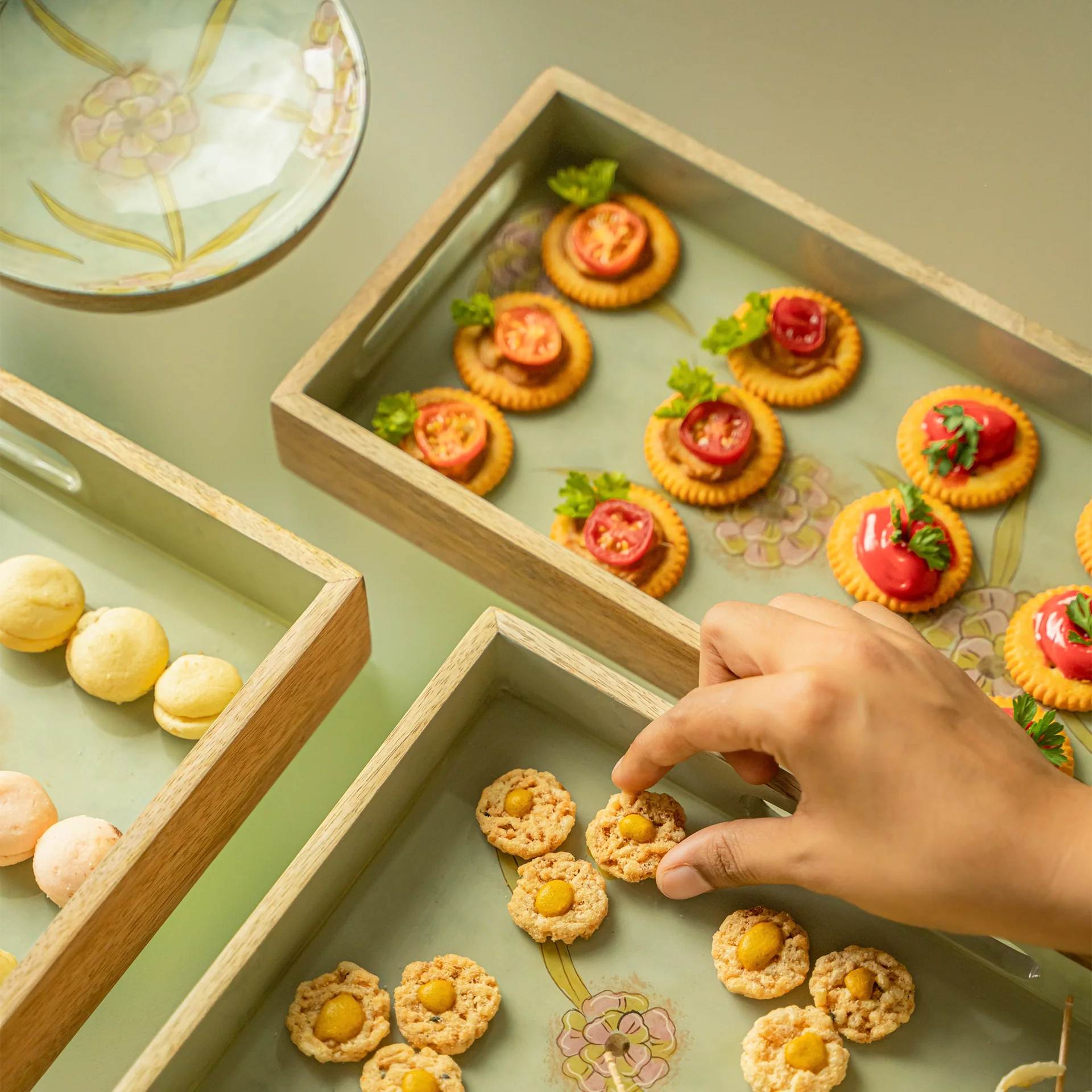 Forever Blooms  Tray Set of 3 - Image 4